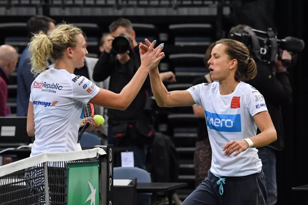 科维托娃重要时刻败北，美国队带队取胜！