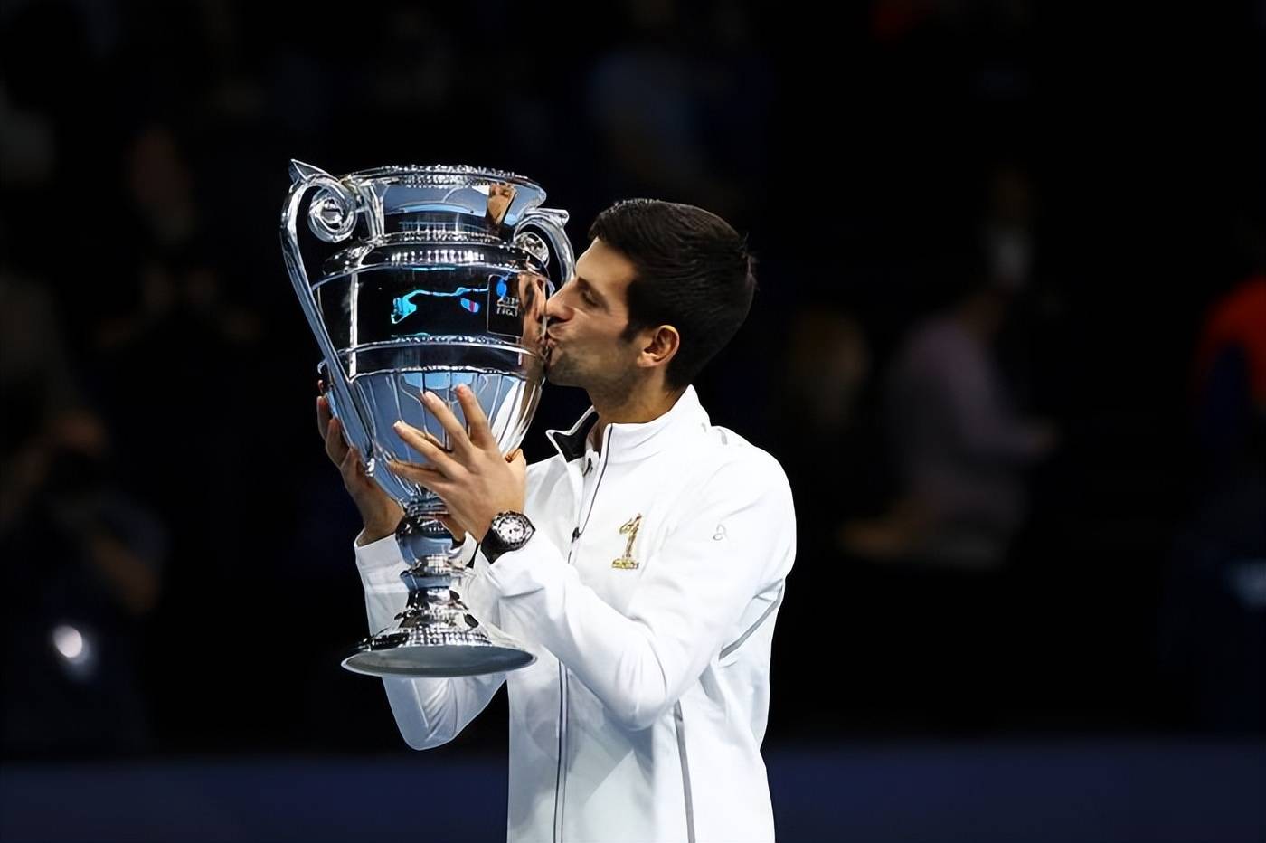 纳达尔重返赛场，出色发挥首场状态出色，热火观众沸腾！